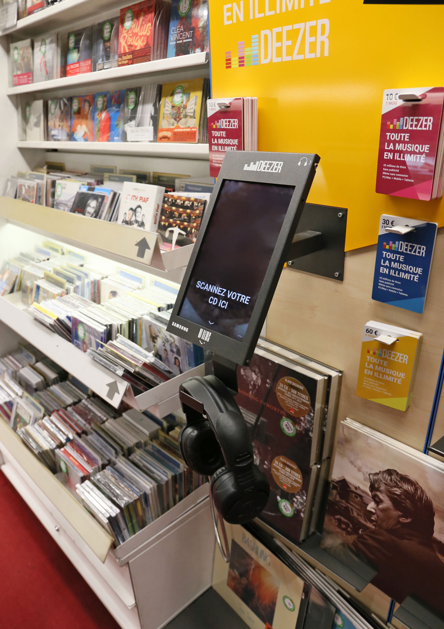 Deezer station in situation at the FNAC